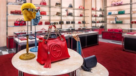 quel est l'article le plus cher de gucci|Boutiques GUCCI Outlet : sacs, portefeuilles et chaussures près .